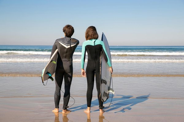 Découvrir l'expérience unique d'une école de surf à la torche